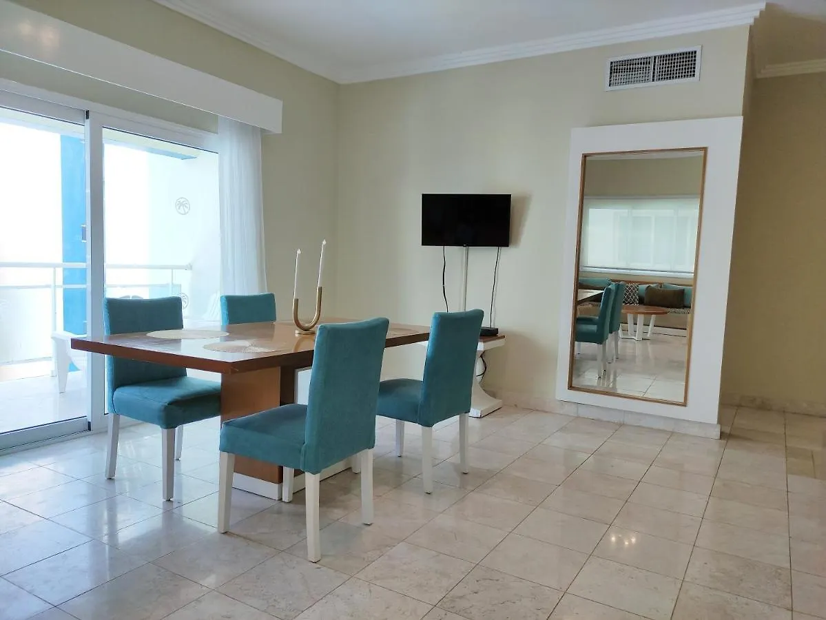 Chic Beachfront Apartment - Private Beach Access Punta Cana Dominicaanse Republiek